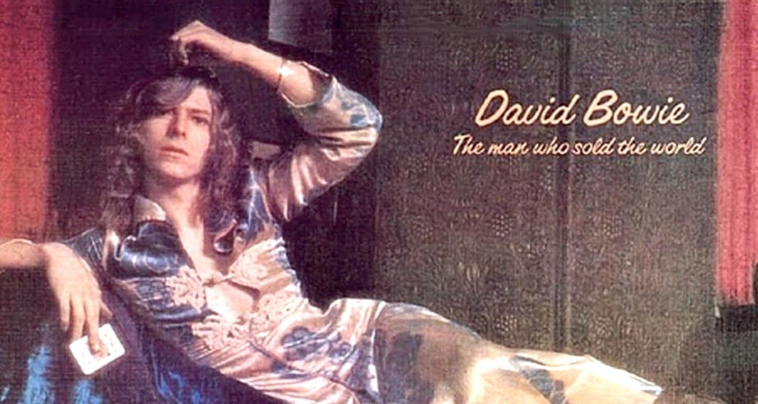 David Bowie copertina disco the man who sold the world 1970 abito di Michael Fish