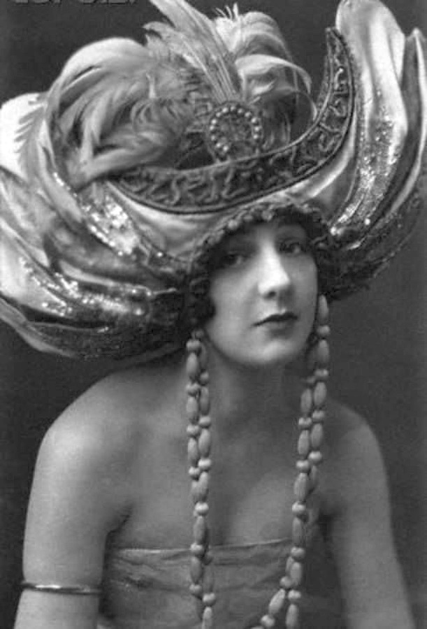 Elsa von Freytag-Loringhoven ritratto con cappello